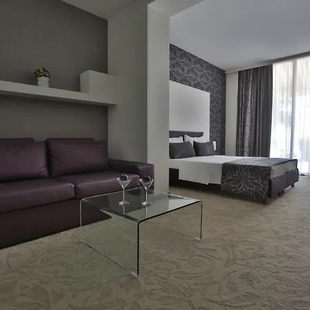 Split 4* Podstrana